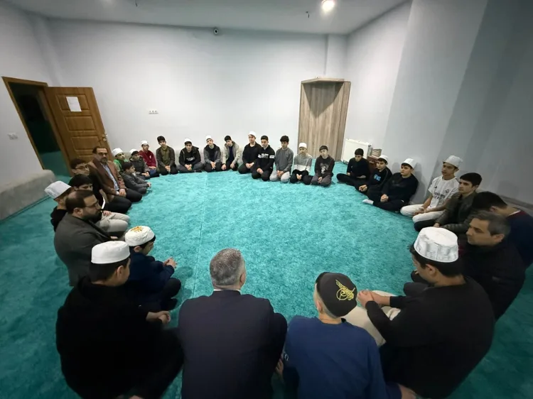 Milletvekili Kılıç’tan Hafız Öğrencilere Sahur Ziyareti