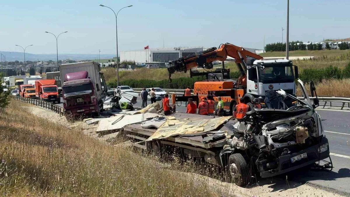 Milletvekili Turan’ın Aracında Zincirleme Kaza!