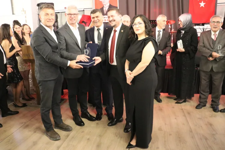 Mimarlar Balosu’nda Ödüller ve Sanat Şöleni
