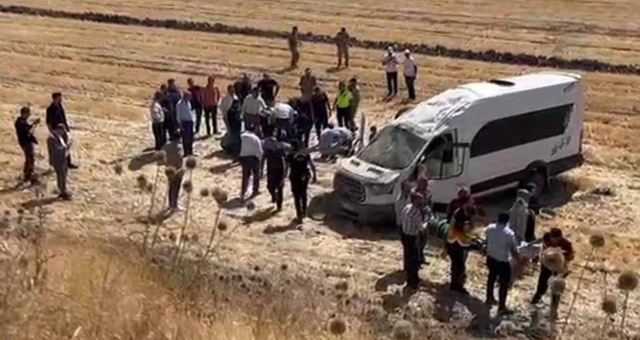 Minibüs Devrildi: 9 Yaralı, 1’i Ağır!