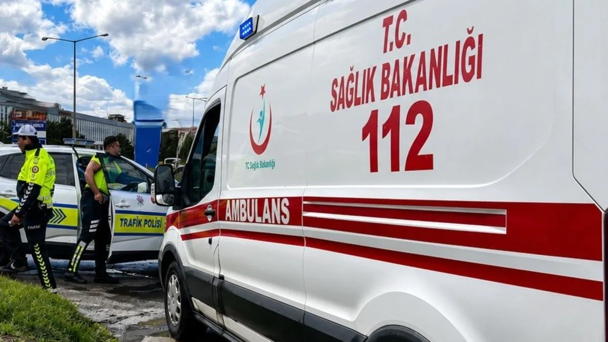 Minibüs Devrildi, Sürücü Direksiyonda Uyudu!