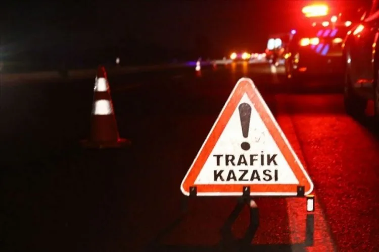 Minibüs ve otomobil çarpıştı: Çok sayıda yaralı!
