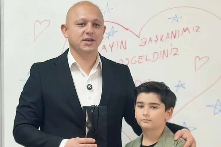 Minik Başkan, Belediye Başkanı’nı Sınıfa Getirdi!