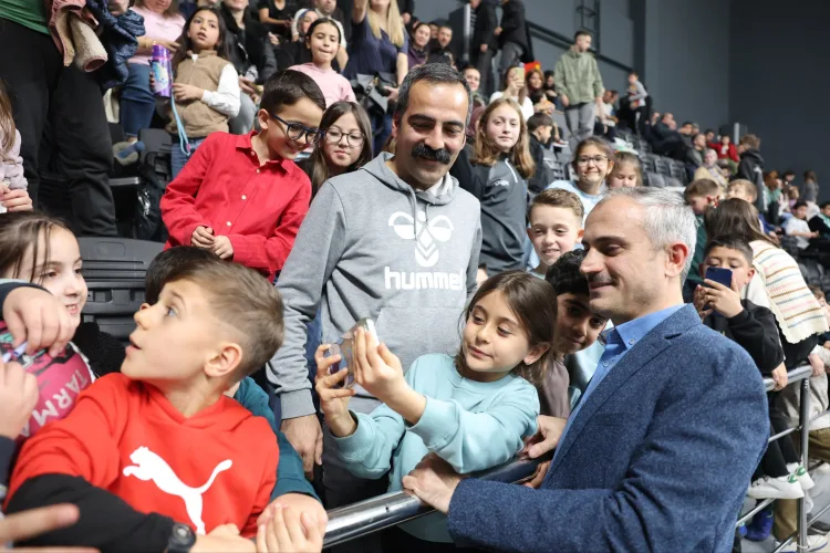 Minik Basketbolseverler, Başkanla Maçta Buluştu!