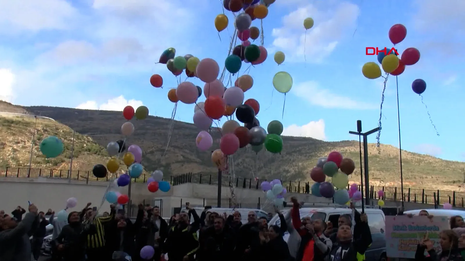 Minik Beyza’ya Balonlarla Moral Desteği!