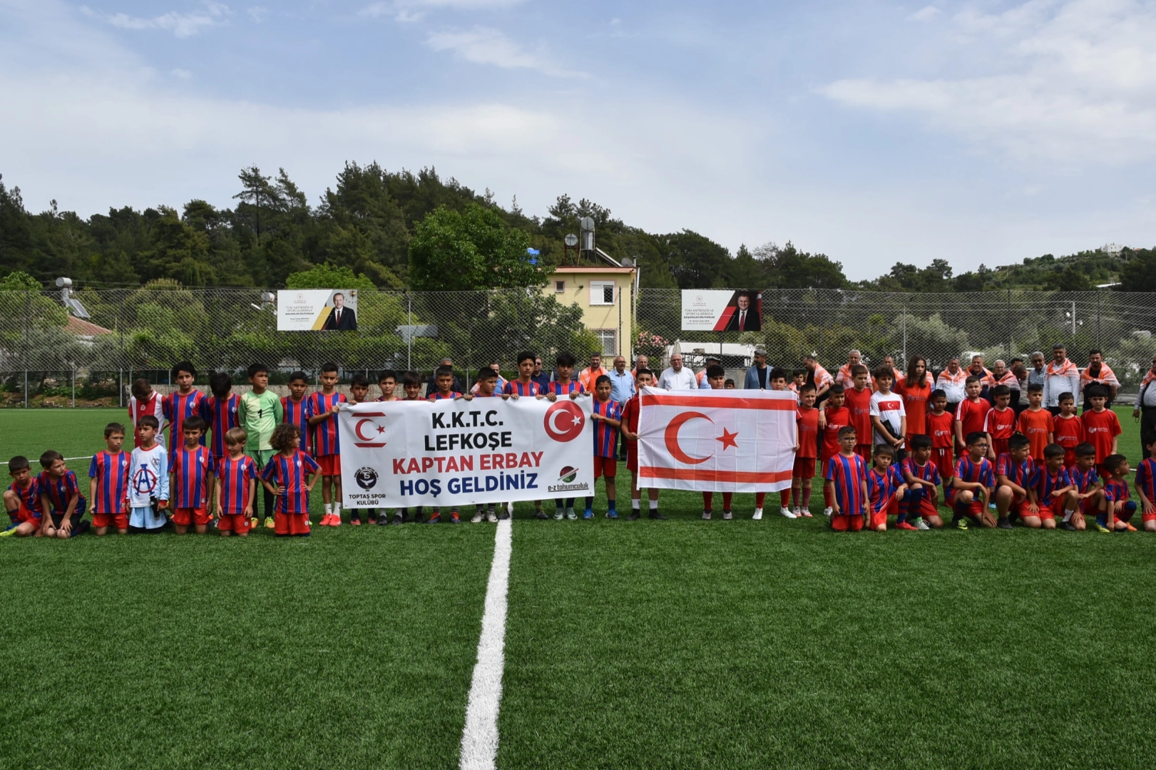 Minik Futbolcular Dostluk İçin Sahada Buluştu!