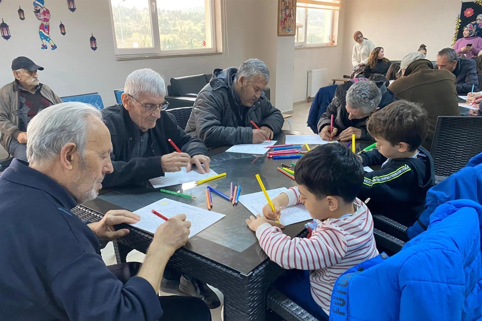 Minik Kalplerden Büyük Çınarlara Anlamlı Ziyaret