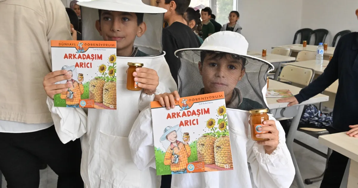 Minik Öğrenciler Arıların Dünyasını Keşfetti!