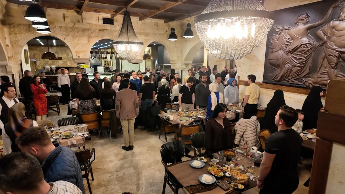 Düzce Belediyesi nden anlamlı 12 Mart İstiklal Marşı nın Kabulü deneyi! Minik piyanist büyük takdir topladı 9