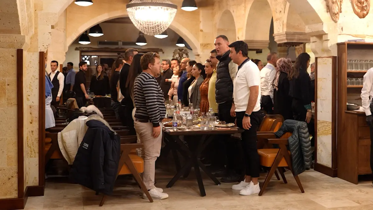 Düzce Belediyesi nden anlamlı 12 Mart İstiklal Marşı nın Kabulü deneyi! Minik piyanist büyük takdir topladı 6