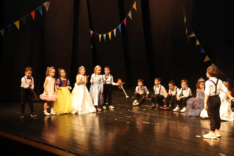 Minik Sanatçılardan Unutulmaz Drama Gösterisi!