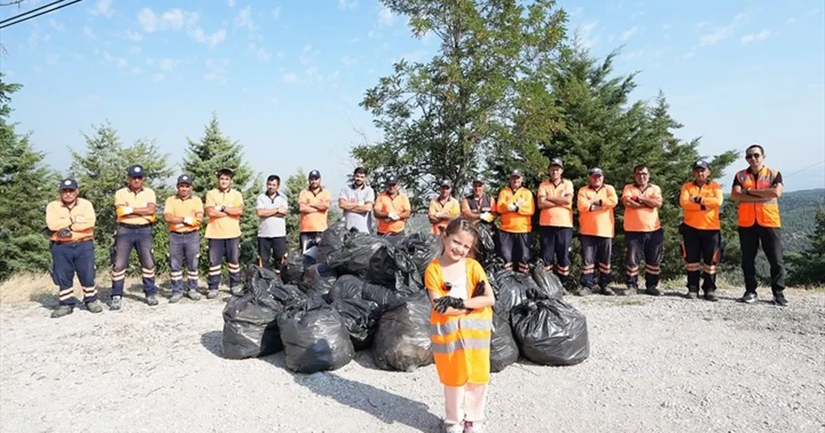 Minik Zeynep’ten Denizli’de Temizlik Seferberliği