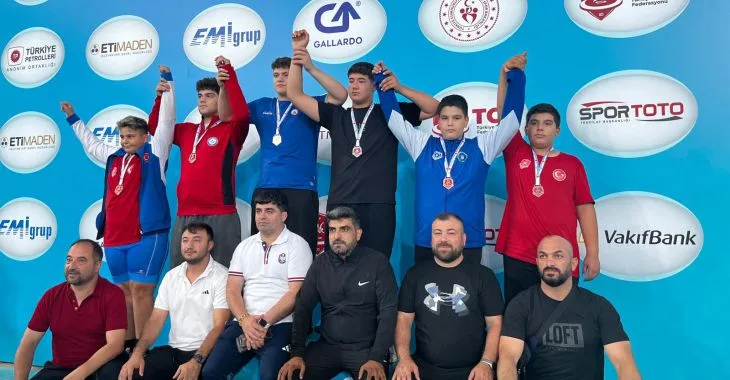Minikler Güreş Türkiye Şampiyonası’na Büyükşehir damgası!