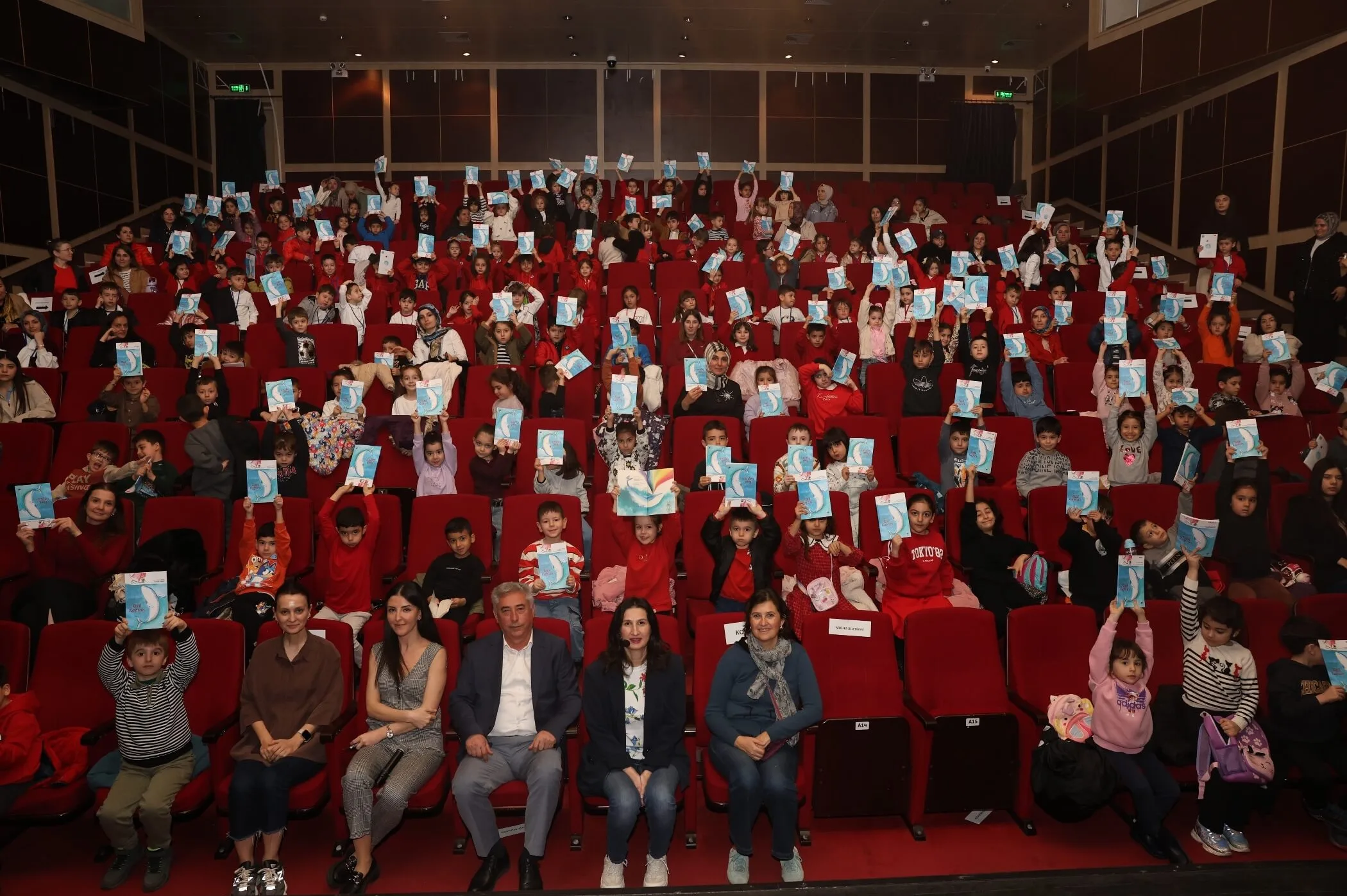 Minikler, “Kızıl Kaptan” ile hayal yolculuğuna çıktı