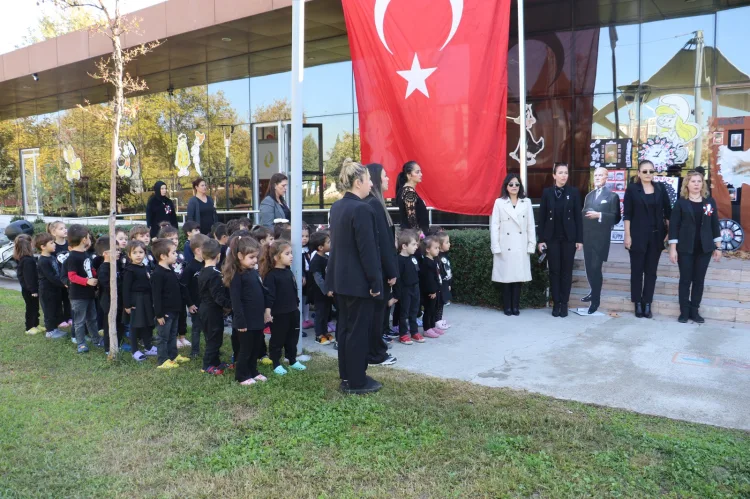 Atatürk Anma Töreni Görseli