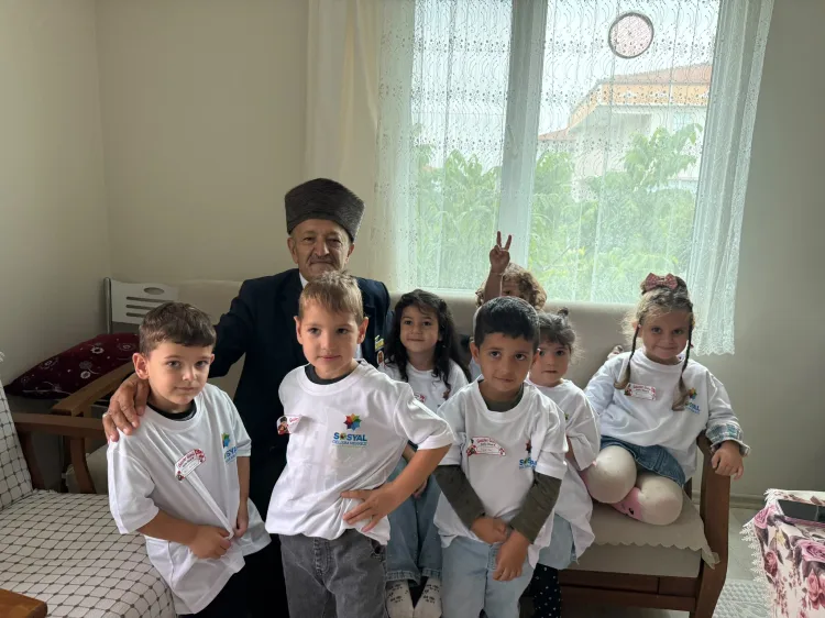 Miniklerden Gazilere Duygu Dolu Ziyaret