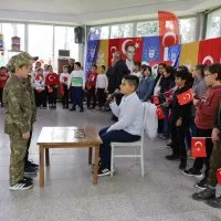 Miniklerden iç ısıtan 23 Nisan kutlaması