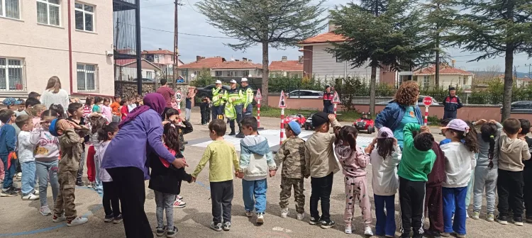 Miniklere Trafik Eğitimi: Güvenli Sürücüler Yetişiyor