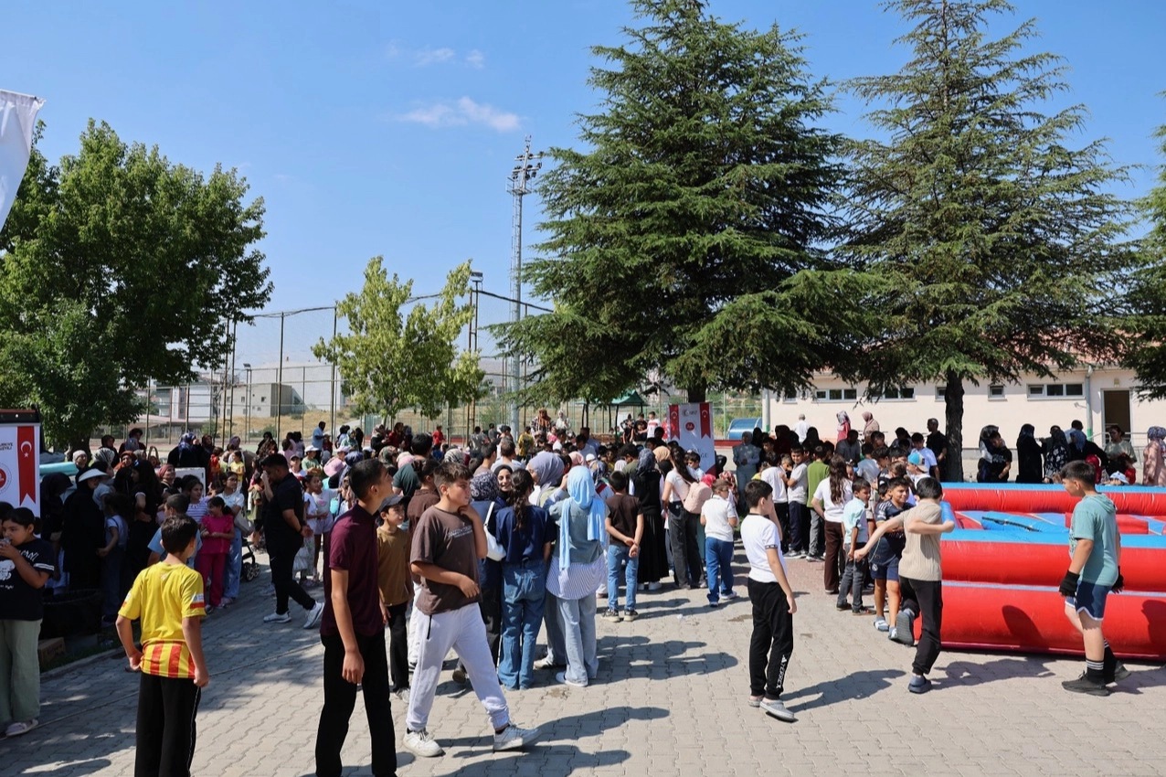 Miniklerin Yaz Kur’an Kursu Coşkulu Finale Ulaştı