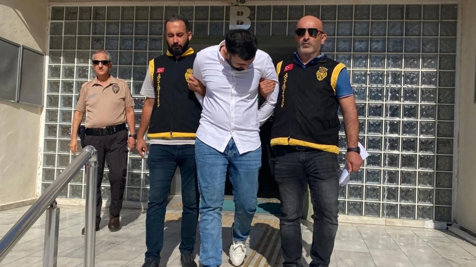 MİT Görevlisi Süsü Veren Dolandırıcı Tutuklandı!