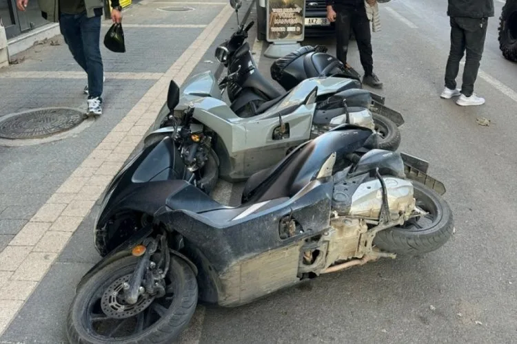 Motosikletler Zincirleme Devrildi: Kazanın Detayları
