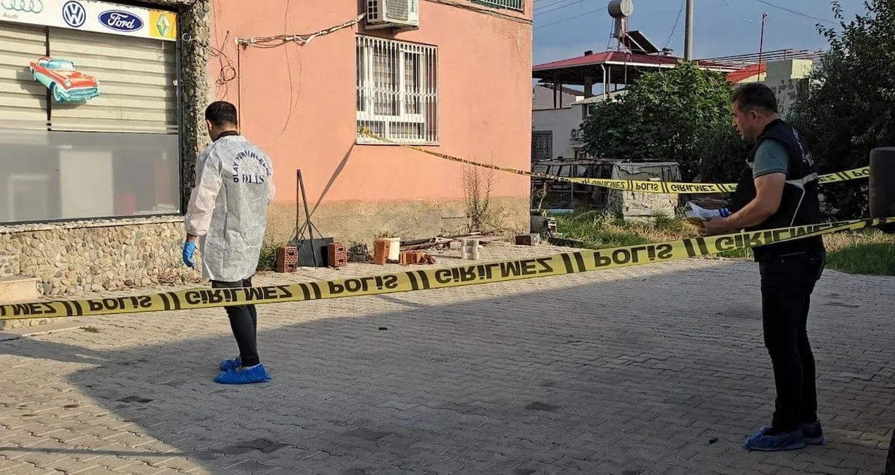 Motosikletli saldırgan dükkâna tüfekle saldırdı!