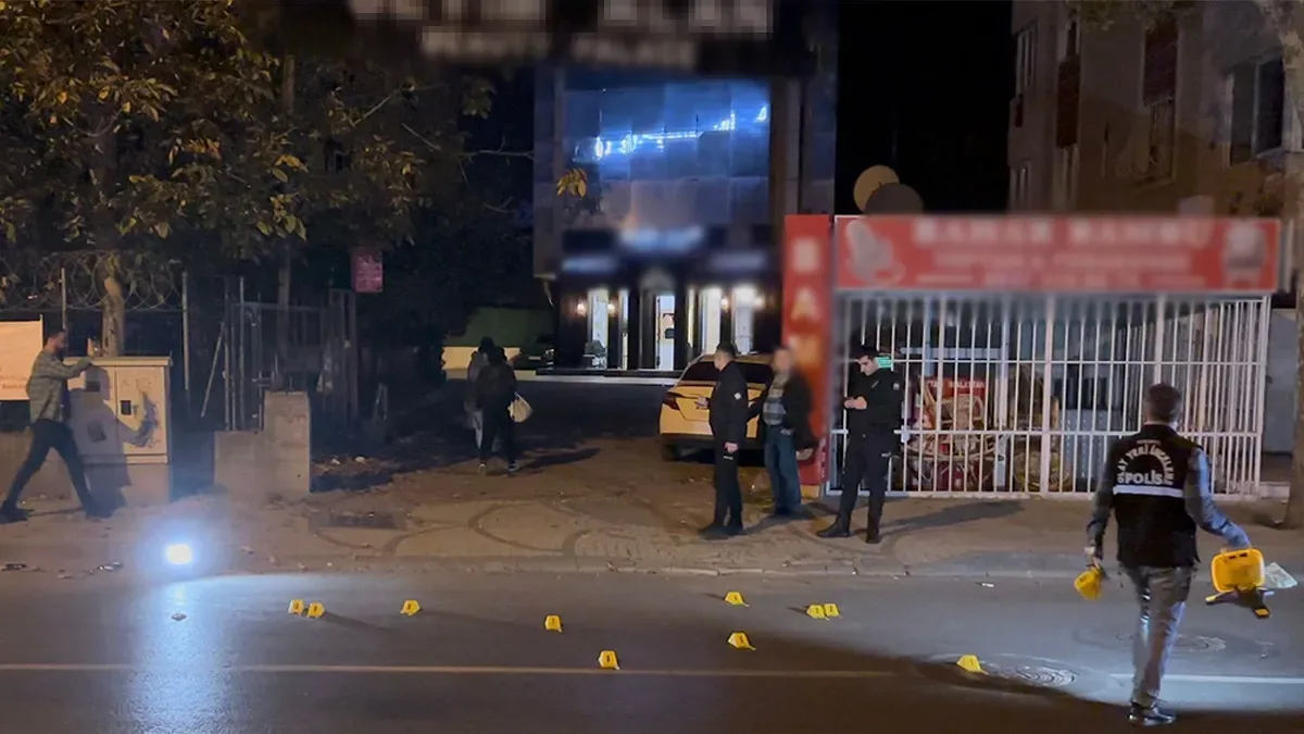 Motosikletli Şüpheli, Güzellik Merkezine Ateş Açtı!