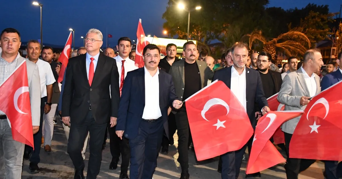 Mudanya’da Coşkulu Demokrasi Yürüyüşü!