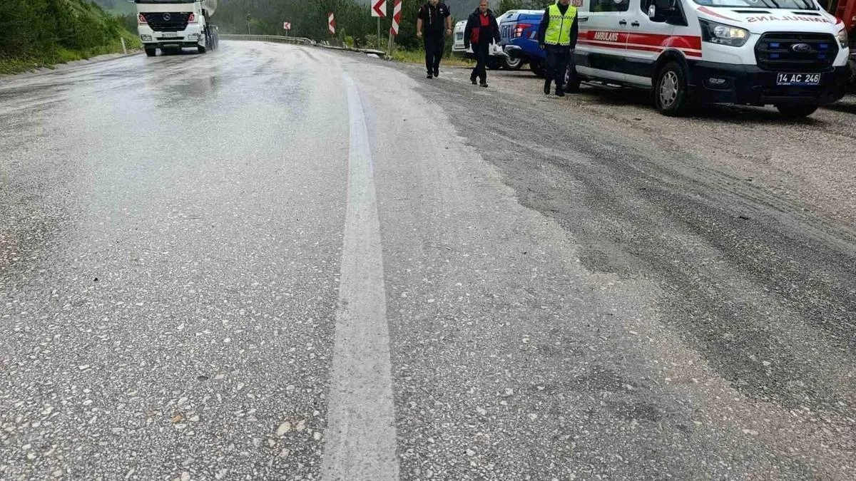 Mudurnu’da Viraja Hızla Giren Araç Kaza Yaptı