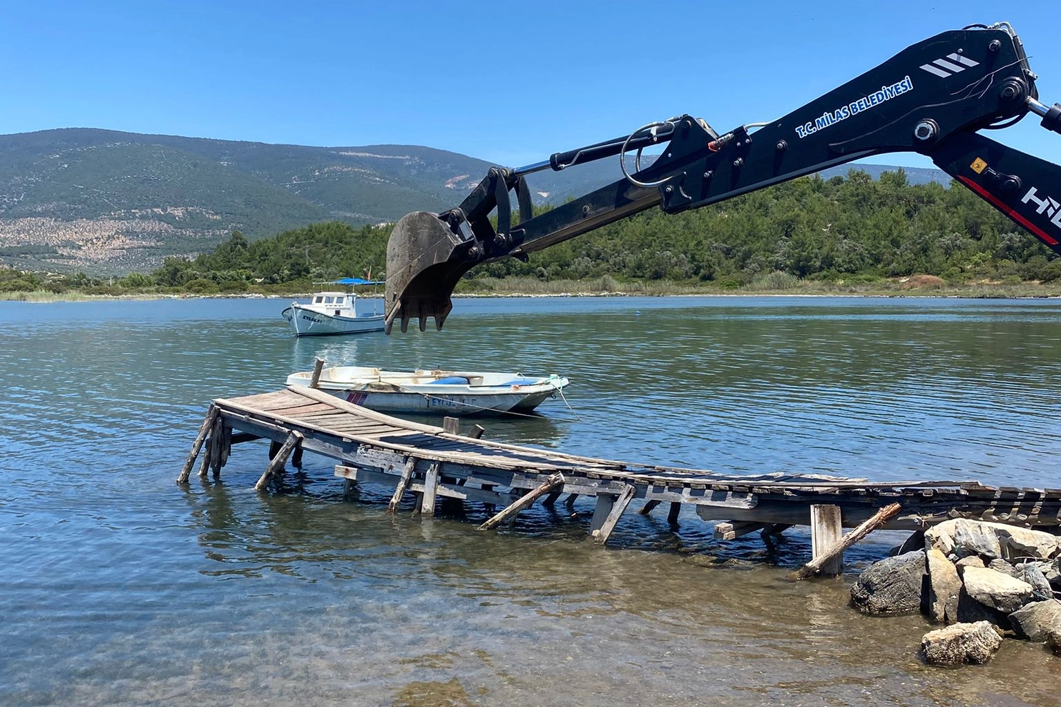 Muğla’da Kaçak İskeler Yıkıldı, Doğa Korundu!