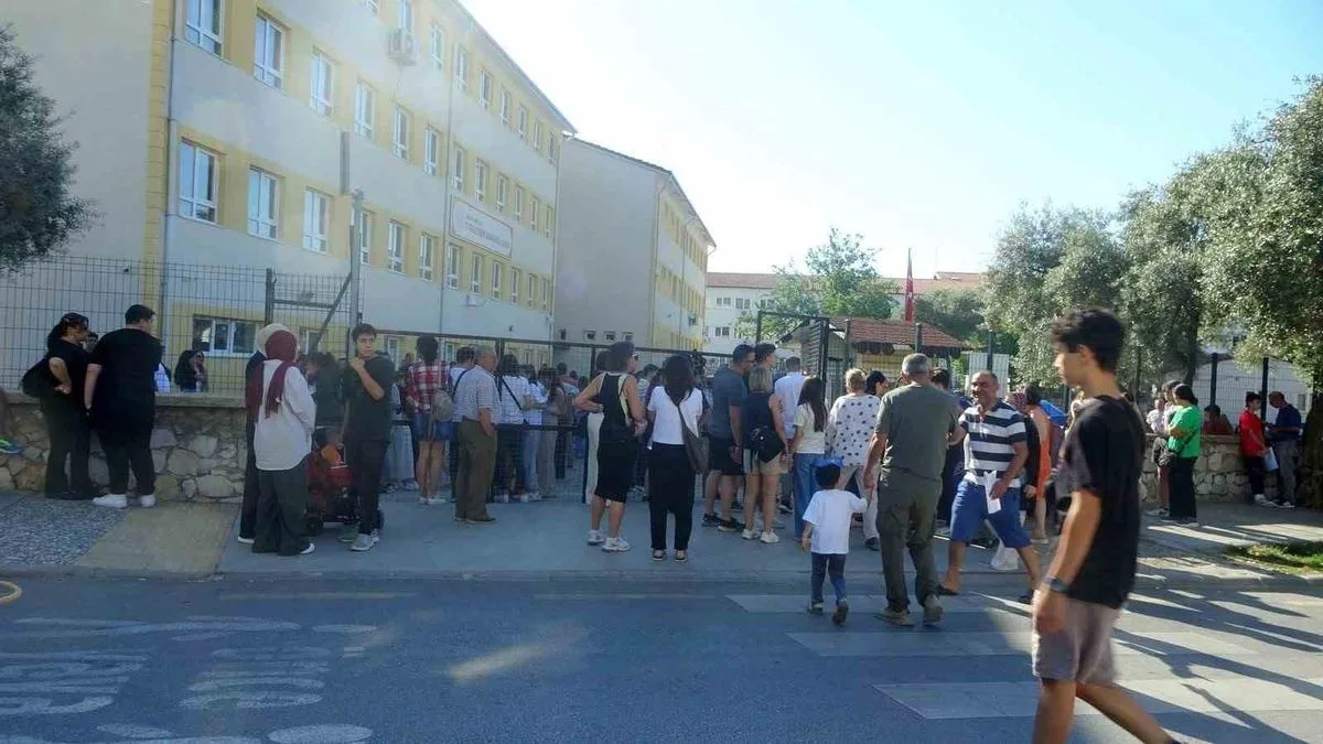 Muğla’da LGS Heyecanı Sabahın Erken Saatlerinde!