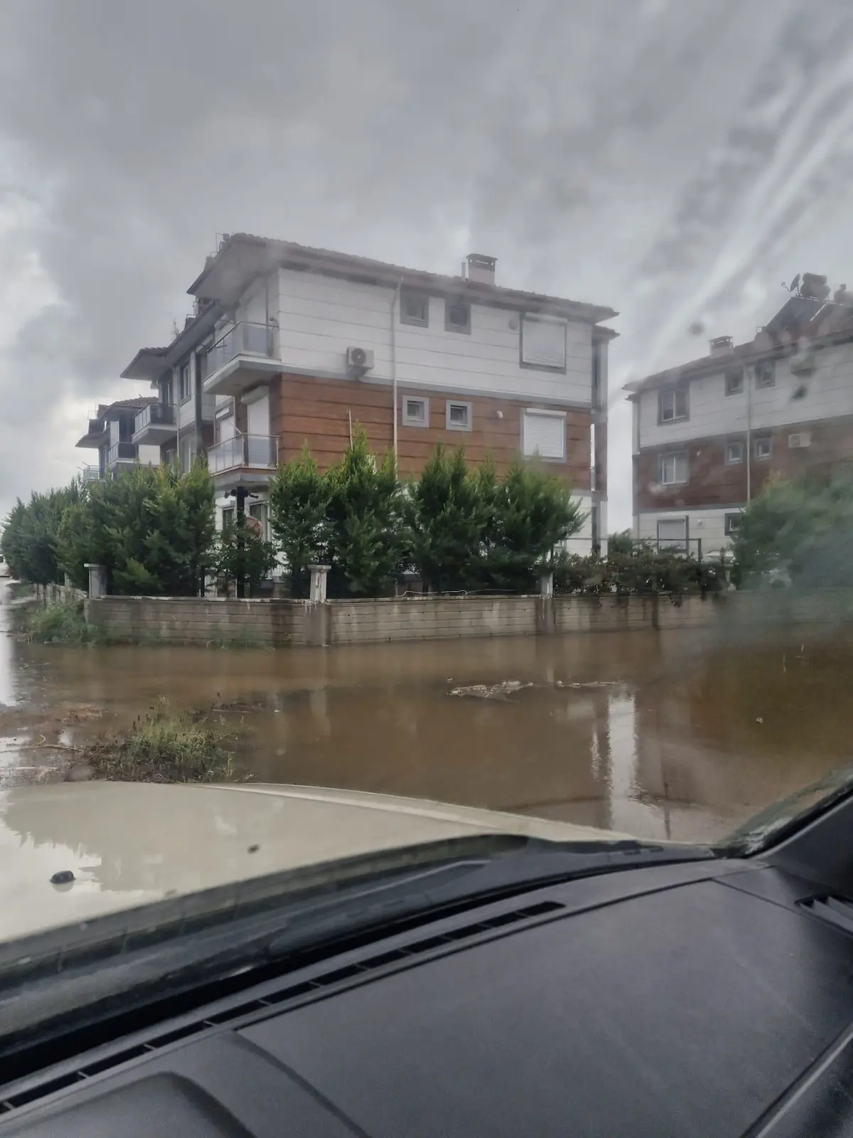 Muğla da sağanak yağış hayatı felç etti! Tersakan çayı taştı 6