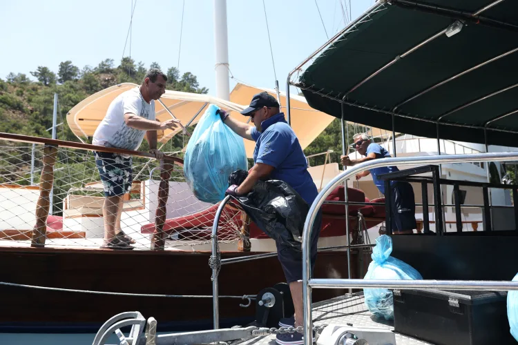 Muğla Denizleri İçin 8 Atık Alım Teknesi Seferde