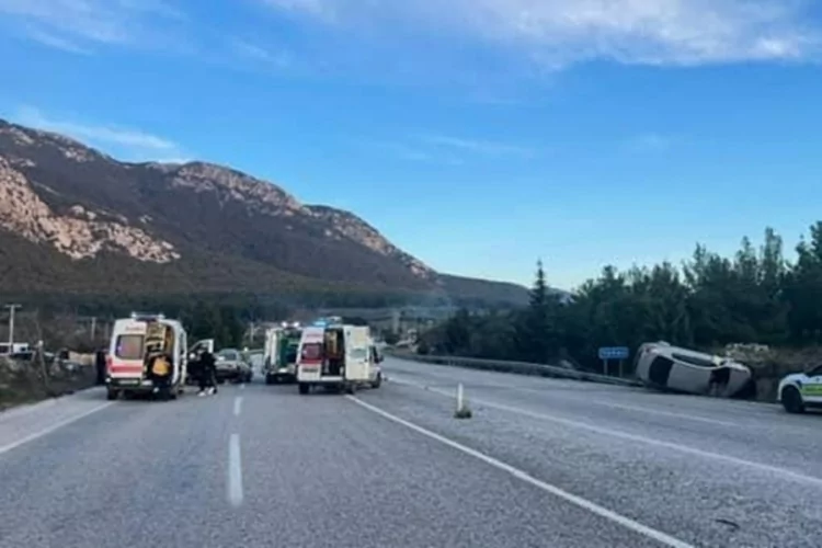 Muğla-Denizli Karayolunda Feci Kaza: 5 Yaralı!