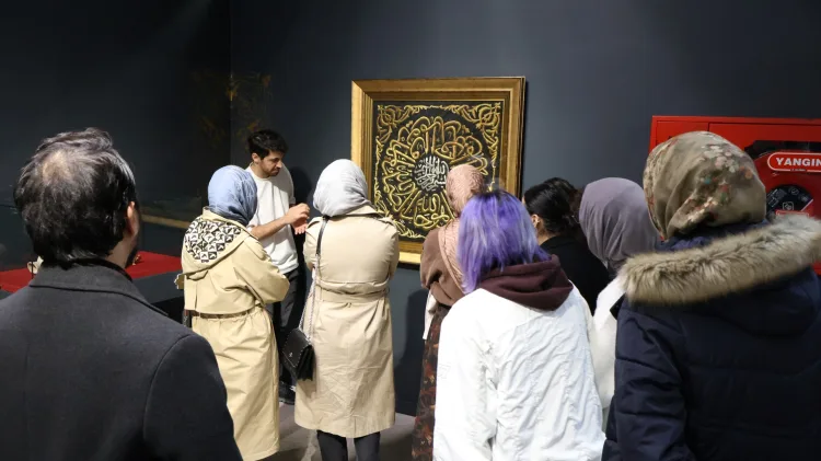 Mukaddes Emanetler Sergisi Öğrencileri Büyüledi
