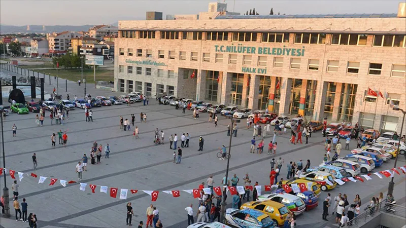 Mustafa Bozbey ve 38 Şüpheli Suçtan Tutuklandı