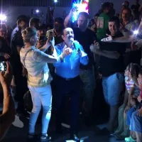 1786195227<em>639</em>Mustafa-Keserden-muzik-ve-kahkaha-dolu-gece.jpg