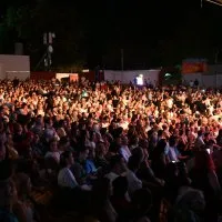1786195227<em>138</em>Mustafa-Keserden-muzik-ve-kahkaha-dolu-gece.jpg