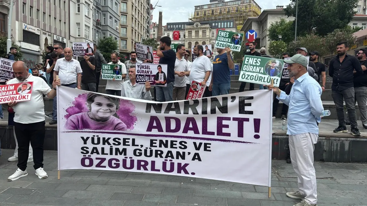 Narin in babası sokaklara indi! Açılan pankartlar dikkat çekti 2
