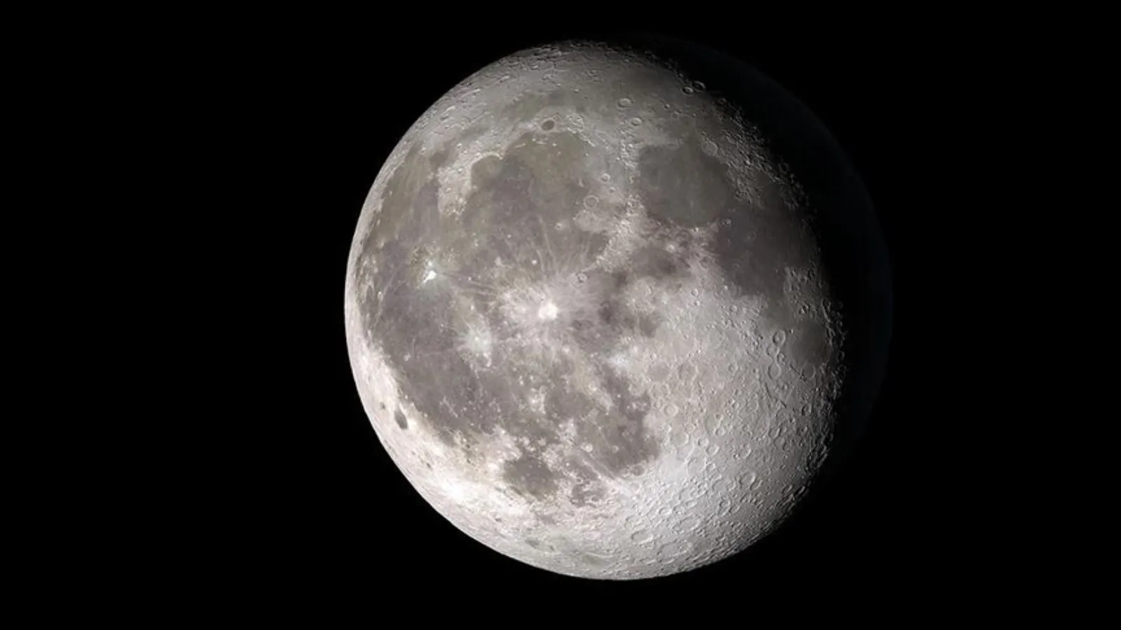 NASA, Ay’a Yolculuk İçin Tarih Verdi!