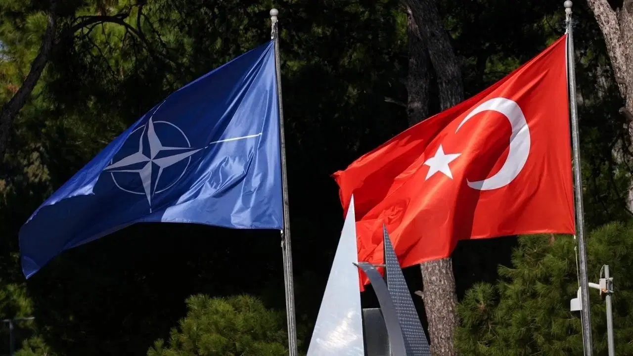 NATO Zirvesine Karşı Aydınlardan İmza Kampanyası!