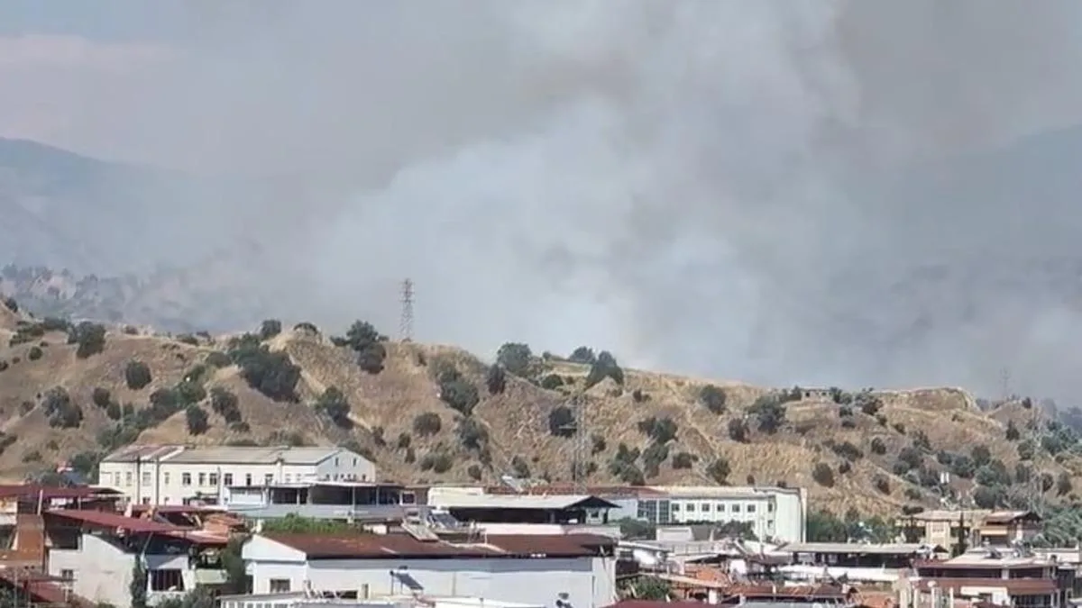 Nazilli’de Zirai Alan Yangınına Müdahale Devam Ediyor