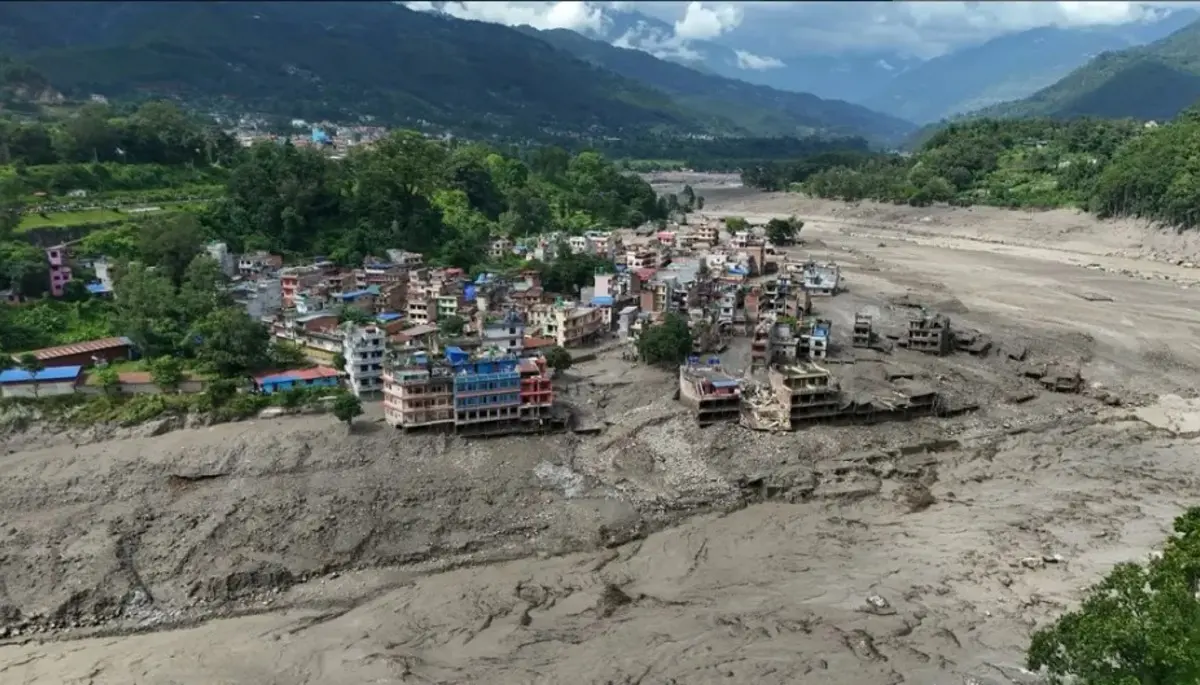 Nepal de doğanın hıncı dinmiyor! Bir sel daha... Önüne neyi kattıysa götürdü 5