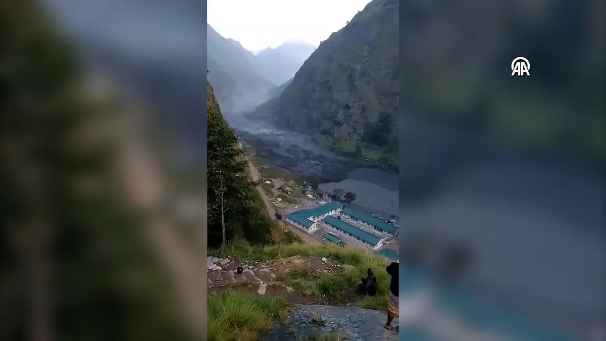 Nepal de doğanın hıncı dinmiyor! Bir sel daha... Önüne neyi kattıysa götürdü 2