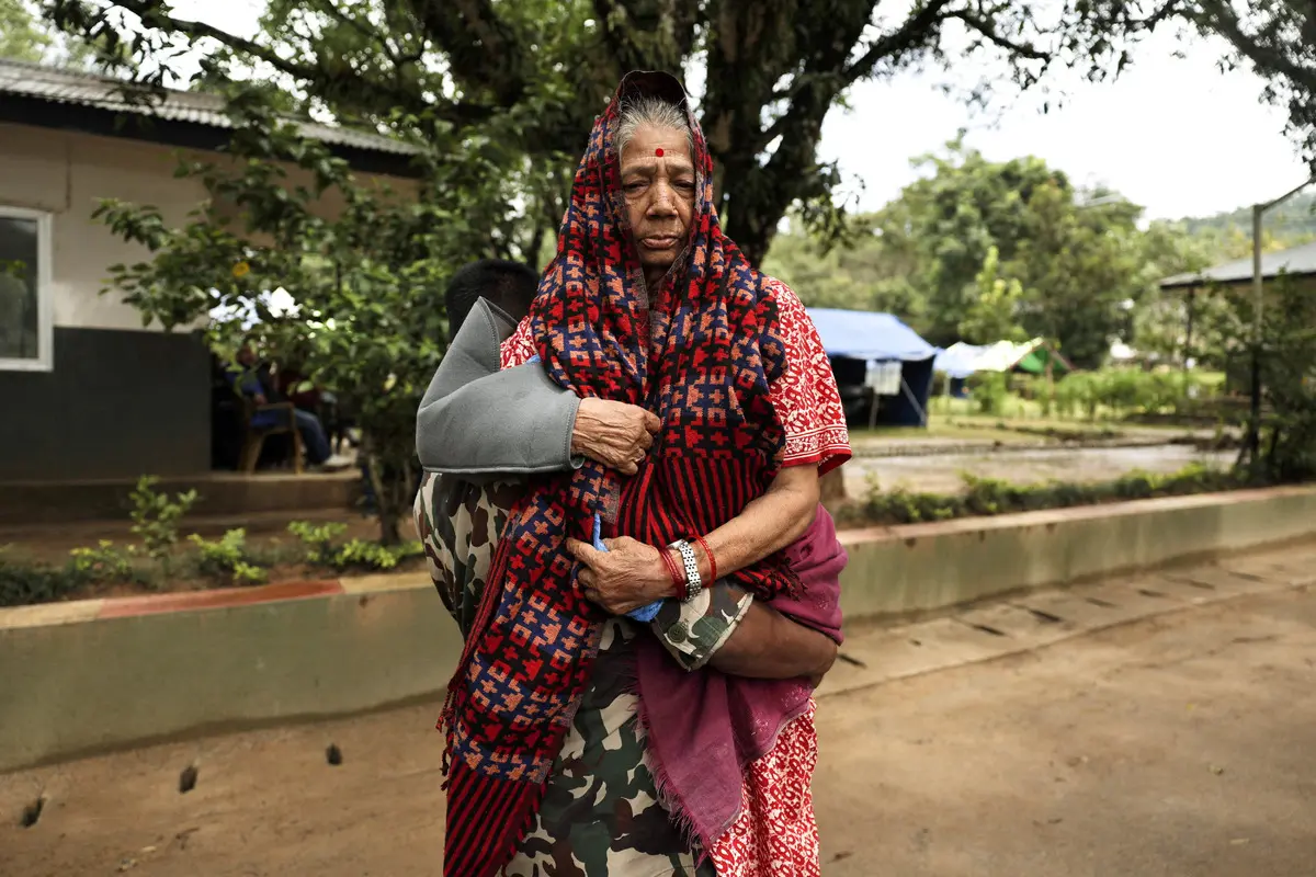 Felaketin bilançosu artıyor... Cesetler çürümeye başladı! Nepal den kan donduran görüntüler 6