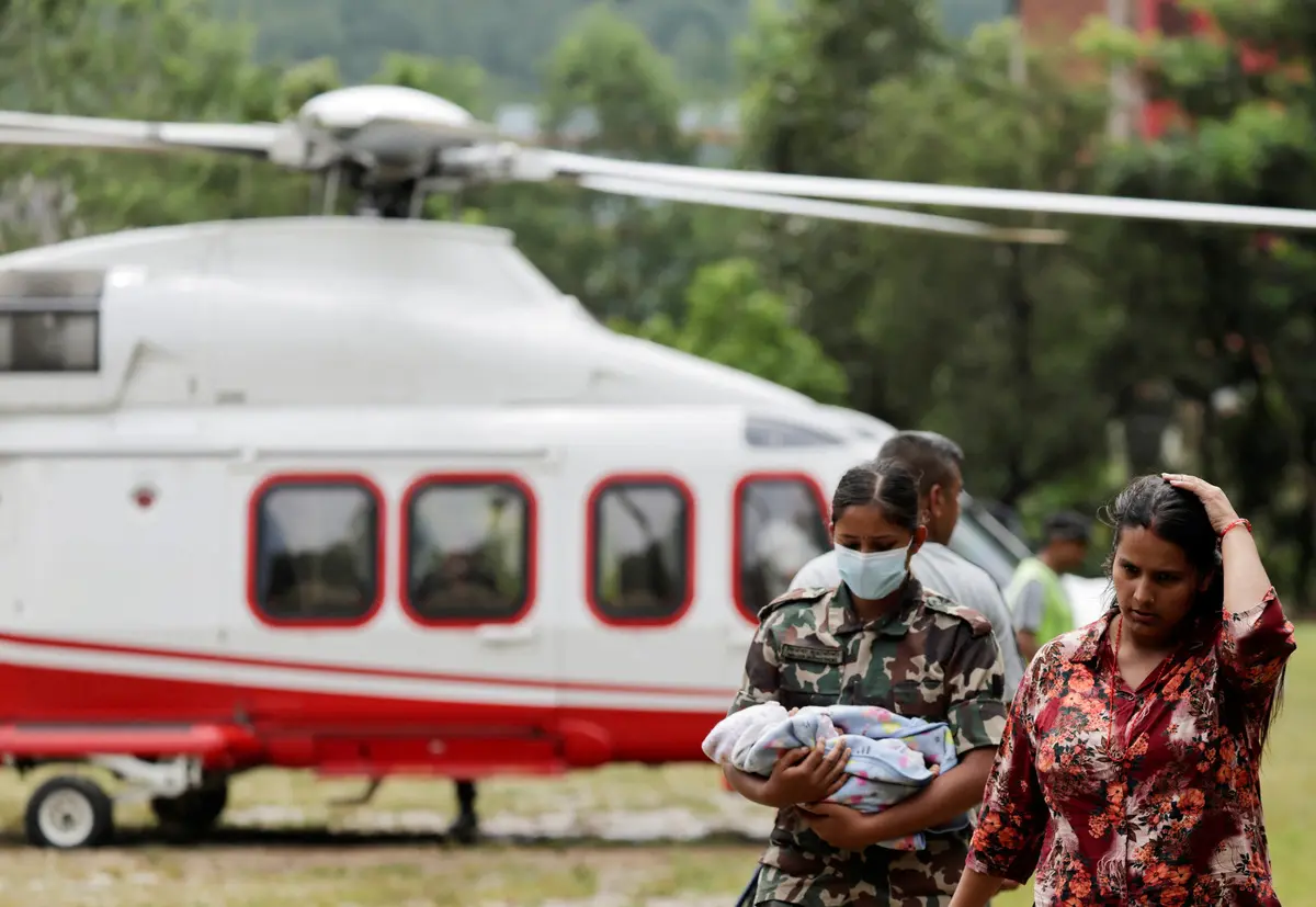 Felaketin bilançosu artıyor... Cesetler çürümeye başladı! Nepal den kan donduran görüntüler 5
