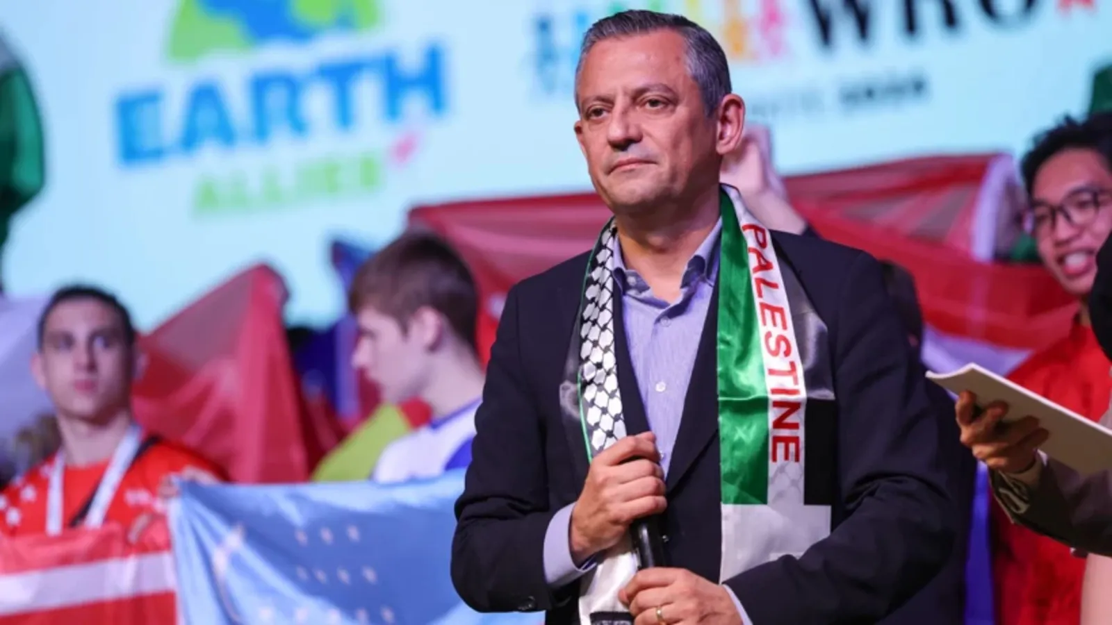 Netanyahu’ya Özgür Özel’den sert yanıt!