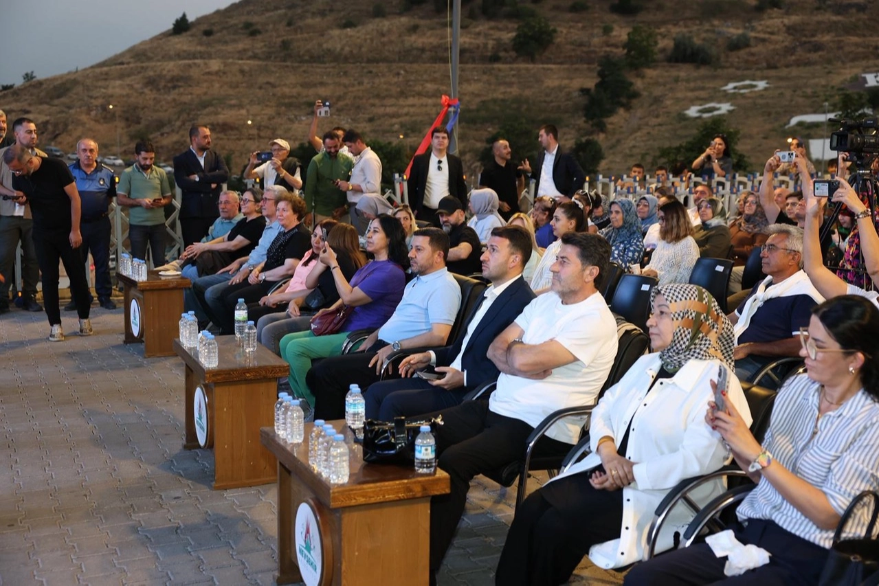 Nevşehir 71 Yaşında: Coşkulu Kutlama Gecesi!