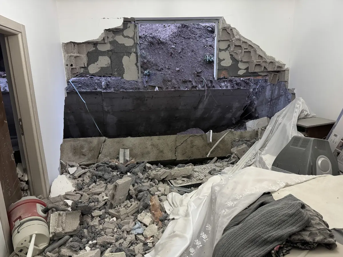 İstinat duvarı apartmanın üzerinde çöktü! Apartman ve anaokulu tahliye edildi 5