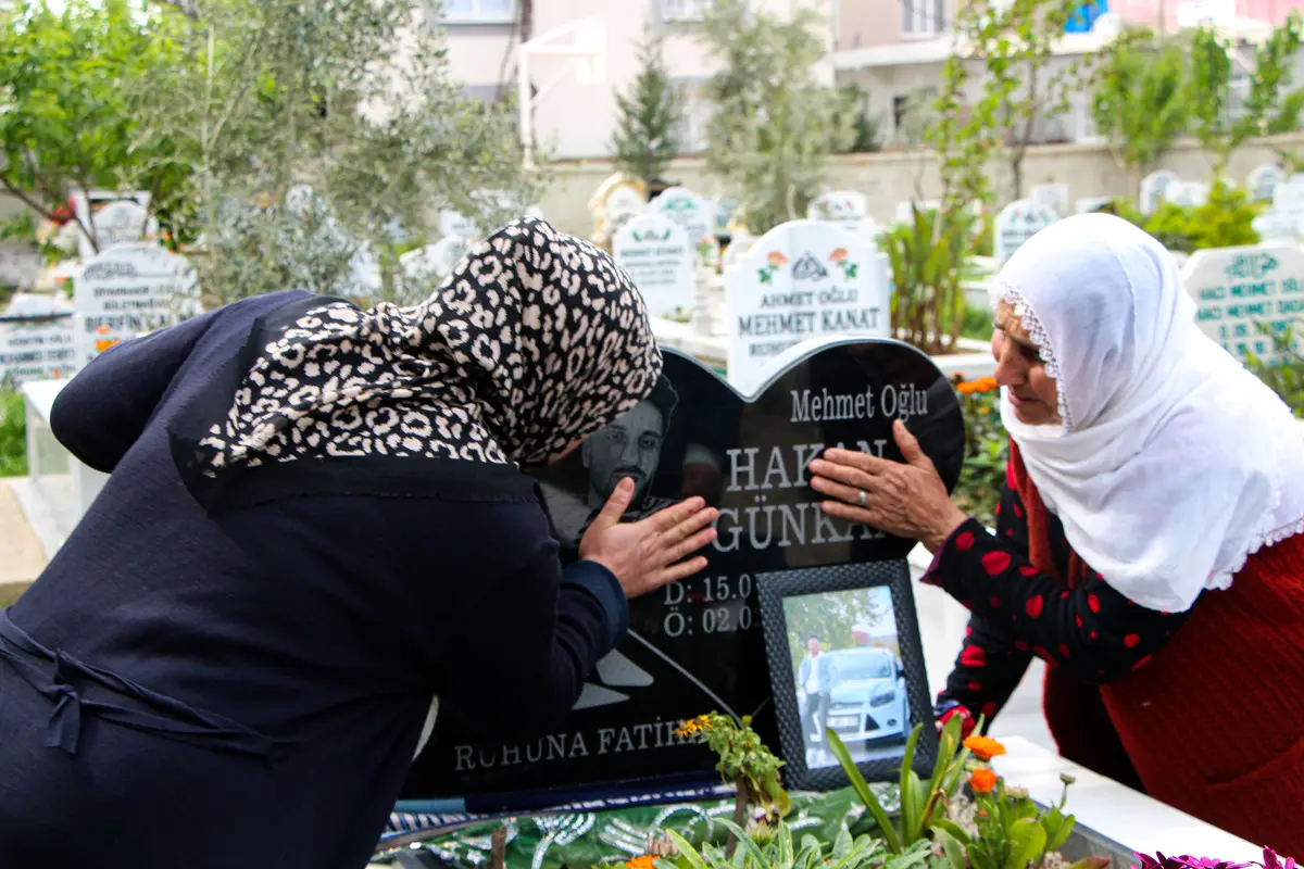 Erkek arkadaşını kalbinden bıçaklayarak öldürdü! Aile cezaya isyan etti 2